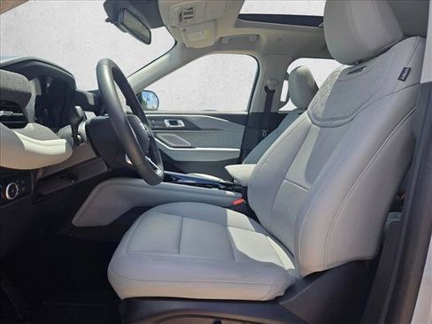 Used 2026 Ford Explorer Platinum w/ LUX Leather Package AWD/4WD image 14