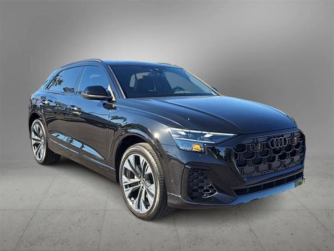 Used 2025 Audi Q8 Premium Plus image 2