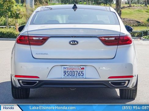 Used 2017 Kia Cadenza Premium w/ Luxury Package image 10