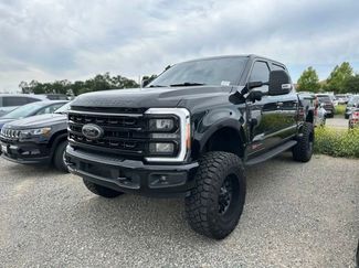Used 2023 Ford F250 XLT w/ Black Appearance Package AWD/4WD video 3