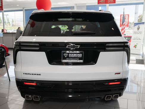 New 2026 Chevrolet Traverse RS image 3