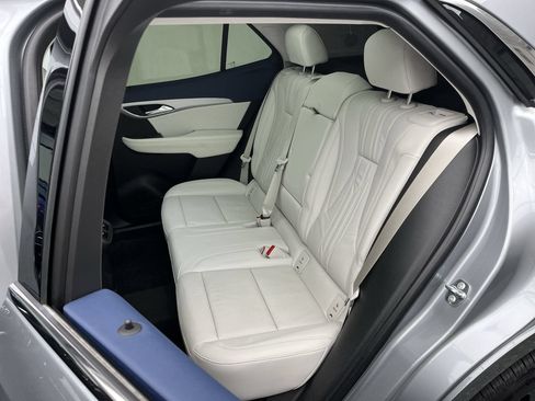 Certified 2025 Buick Envision Avenir AWD/4WD image 12