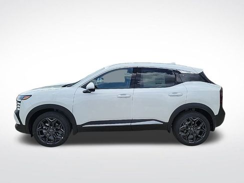 New 2025 Nissan Kicks SR w/ SR Premium Package image 2