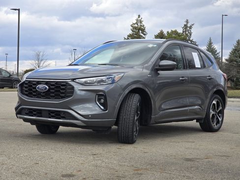 Used 2023 Ford Escape ST-Line Elite w/ Premium Technology Package image 14