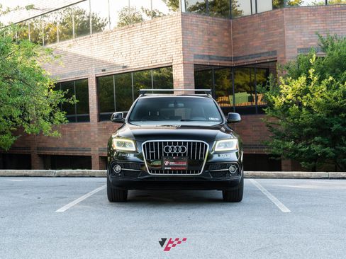 Used 2017 Audi Q5 2.0T Premium Plus w/ Technology Package AWD/4WD image 4