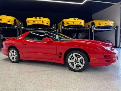 Used 2001 Pontiac Firebird Formula w/ Protection Group RWD image 8