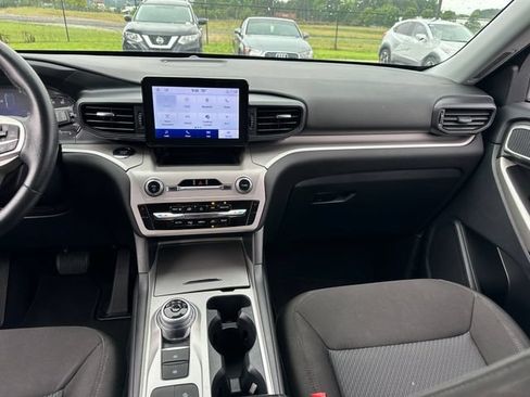 Used 2023 Ford Explorer XLT RWD image 15