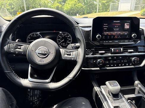 Certified 2022 Nissan Pathfinder SV AWD/4WD image 14