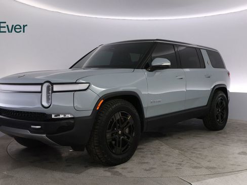 Used 2024 Rivian R1S Adventure image 2