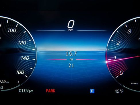 Certified 2025 Mercedes-Benz GLB 250 4MATIC image 41