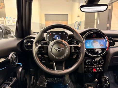 Used 2023 MINI Cooper S image 22
