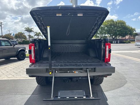Used 2025 Ford F250 Lariat w/ Lariat Ultimate Package AWD/4WD image 13