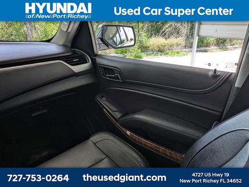 Used 2018 Chevrolet Suburban Premier RWD image 22