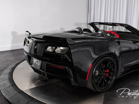 Used 2016 Chevrolet Corvette Z06 w/ 3LZ Preferred Equipment Group image 27