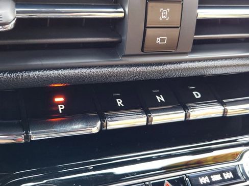 Used 2021 Lincoln Corsair Reserve w/ Equipment Group 201A image 18