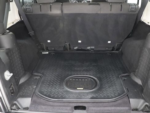 Used 2017 Jeep Wrangler Unlimited Rubicon w/ Dual Top Group image 31