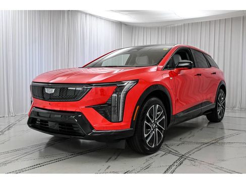 Certified 2025 Cadillac Optiq Sport 1 AWD/4WD image 4