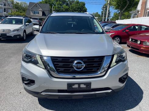 Used 2017 Nissan Pathfinder Platinum FWD image 3