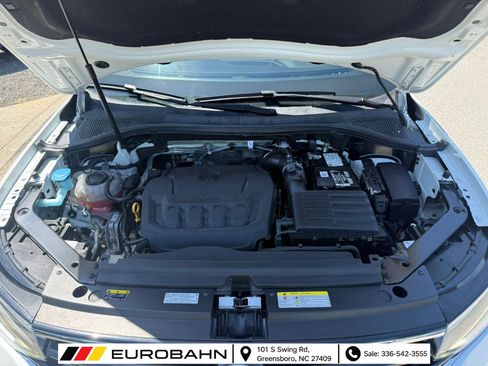 Used 2022 Volkswagen Tiguan SE R-Line FWD image 32