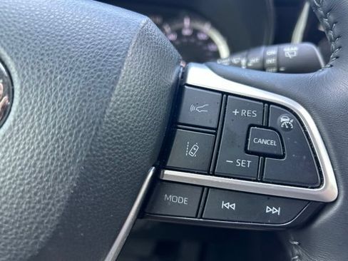 Certified 2024 Toyota Highlander LE FWD image 21