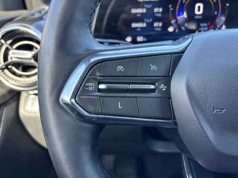 Used 2025 Chevrolet Equinox LT FWD image 22