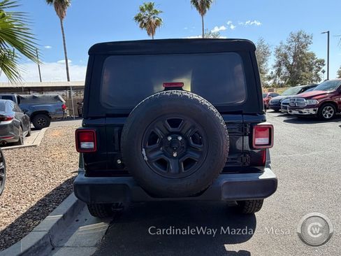 Used 2018 Jeep Wrangler Unlimited Sport S AWD/4WD image 4