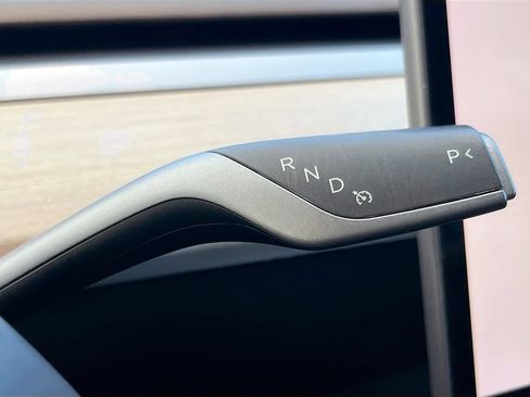 Used 2023 Tesla Model 3 Standard Range RWD image 29
