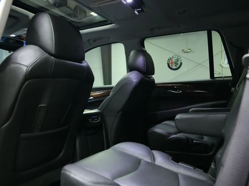 Used 2017 Cadillac Escalade Luxury image 29