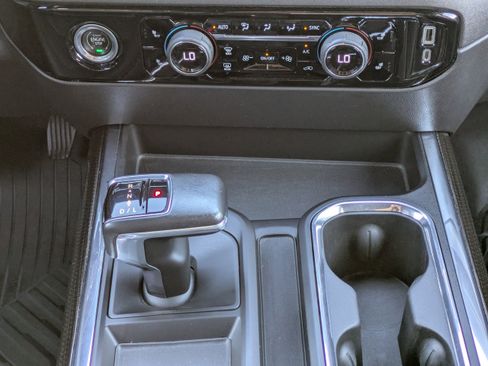 Used 2022 Chevrolet Silverado 1500 LT Trail Boss image 17