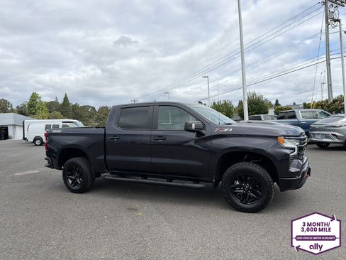 Used 2024 Chevrolet Silverado 1500 LT Trail Boss w/ Convenience Package II AWD/4WD image 8