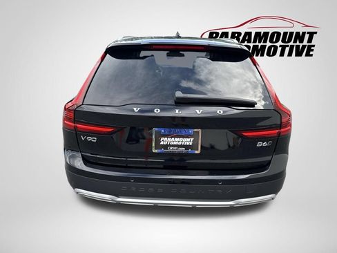 Used 2025 Volvo V90 B6 Cross Country Plus AWD/4WD image 6