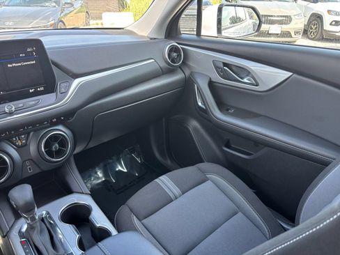 Used 2025 Chevrolet Blazer LT FWD image 31
