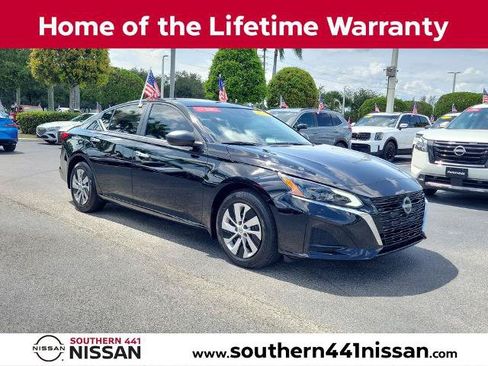 Certified 2025 Nissan Altima 2.5 S FWD image 1