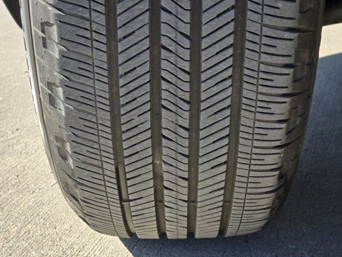 Used 2024 Lincoln Nautilus Premier image 13