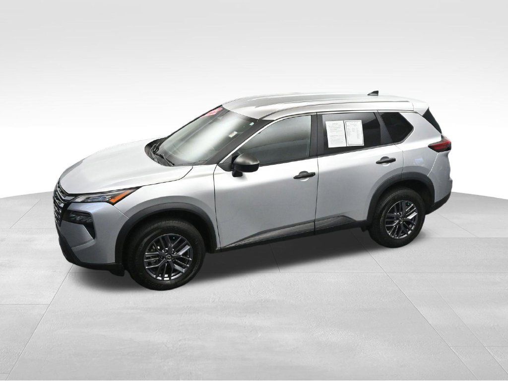 Used 2024 Nissan Rogue S AWD/4WD image 30