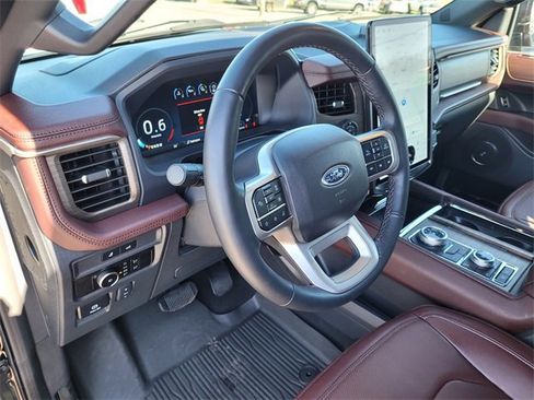Used 2024 Ford Expedition Max Limited image 20