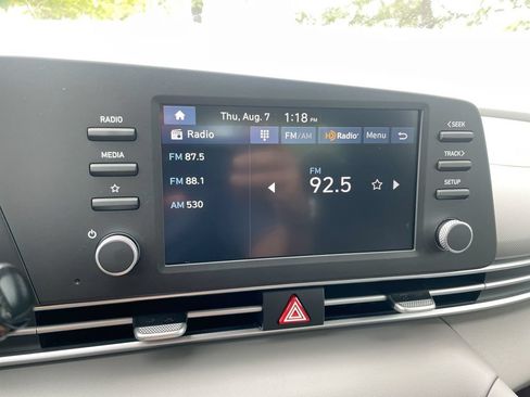 Certified 2025 Hyundai Elantra SE FWD image 43