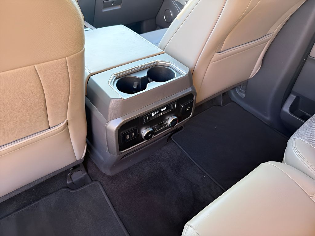 Used 2018 Ford Expedition XLT w/ Equipment Group 202A RWD image 33