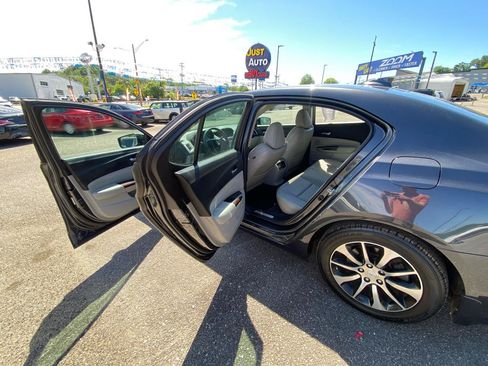 Used 2016 Acura TLX w/ Technology Package FWD image 19