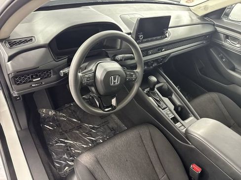Used 2025 Honda Accord SE image 25