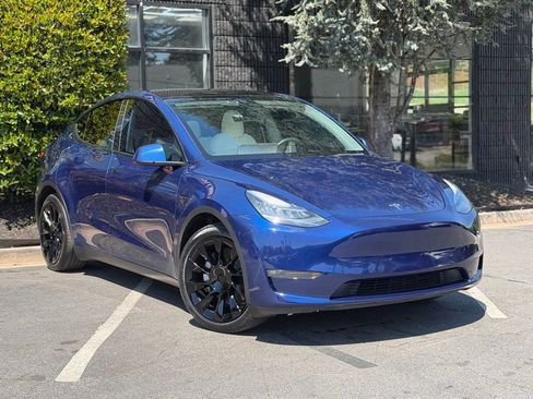 Used 2021 Tesla Model Y Long Range image 8