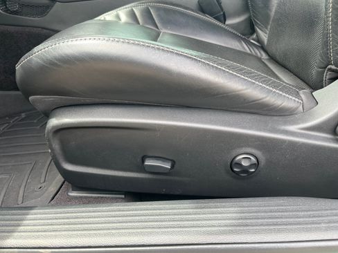 Used 2019 Dodge Challenger SRT Hellcat w/ Laguna Leather Package RWD image 17