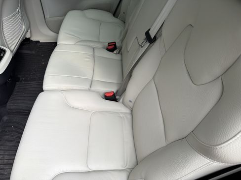 Used 2024 Volvo XC90 B5 Plus w/ Protection Package Premier AWD/4WD image 30