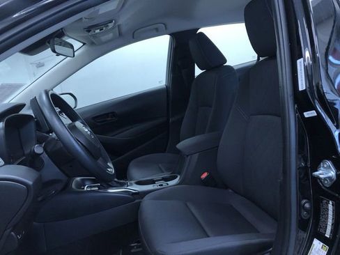 Used 2025 Toyota Corolla LE image 18