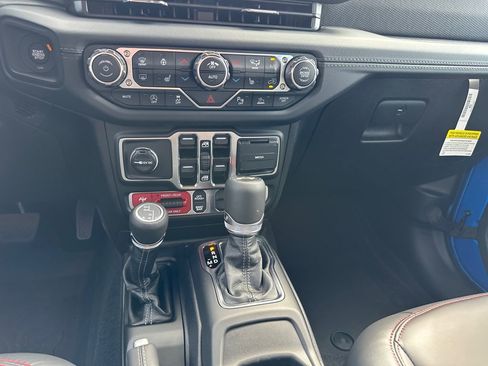 New 2025 Jeep Wrangler Unlimited Rubicon image 11