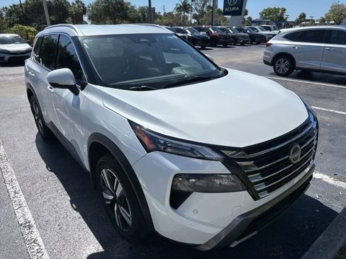 Used 2024 Nissan Rogue SL FWD image 1