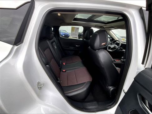 Used 2025 Nissan Kicks SR w/ SR Premium Package image 16