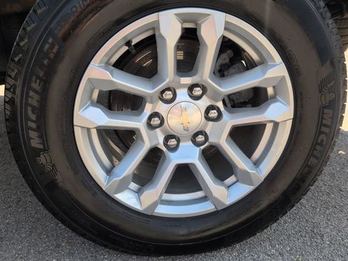 Used 2023 Chevrolet Silverado 1500 LT AWD/4WD image 22