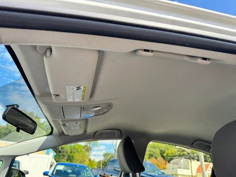 Used 2014 Toyota Prius Four image 26