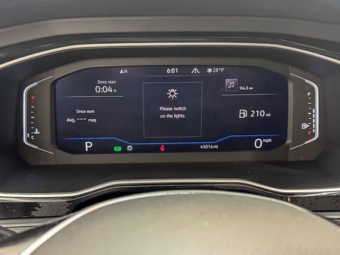 Used 2021 Volkswagen Jetta SEL Premium image 16